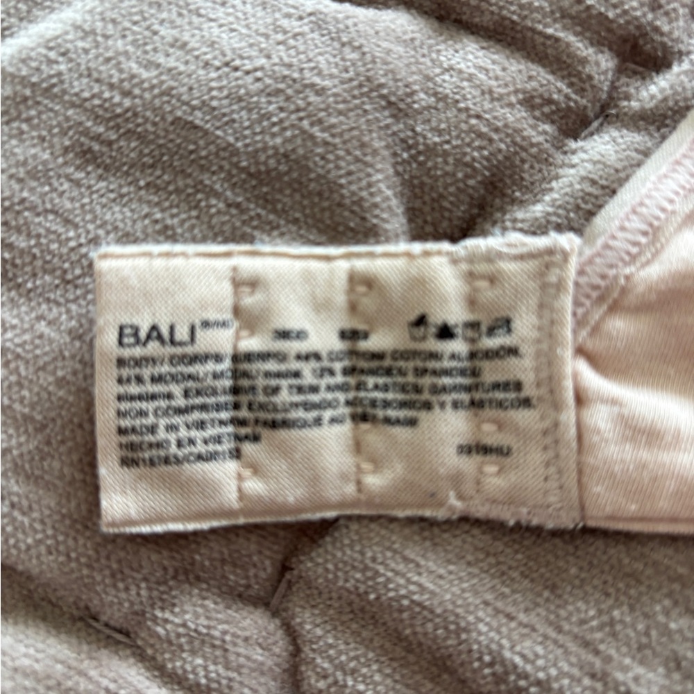 Bali (3- 38DD Bras - Black and Cream 44% cotton - worn a couple of times! - Picture 5 of 5